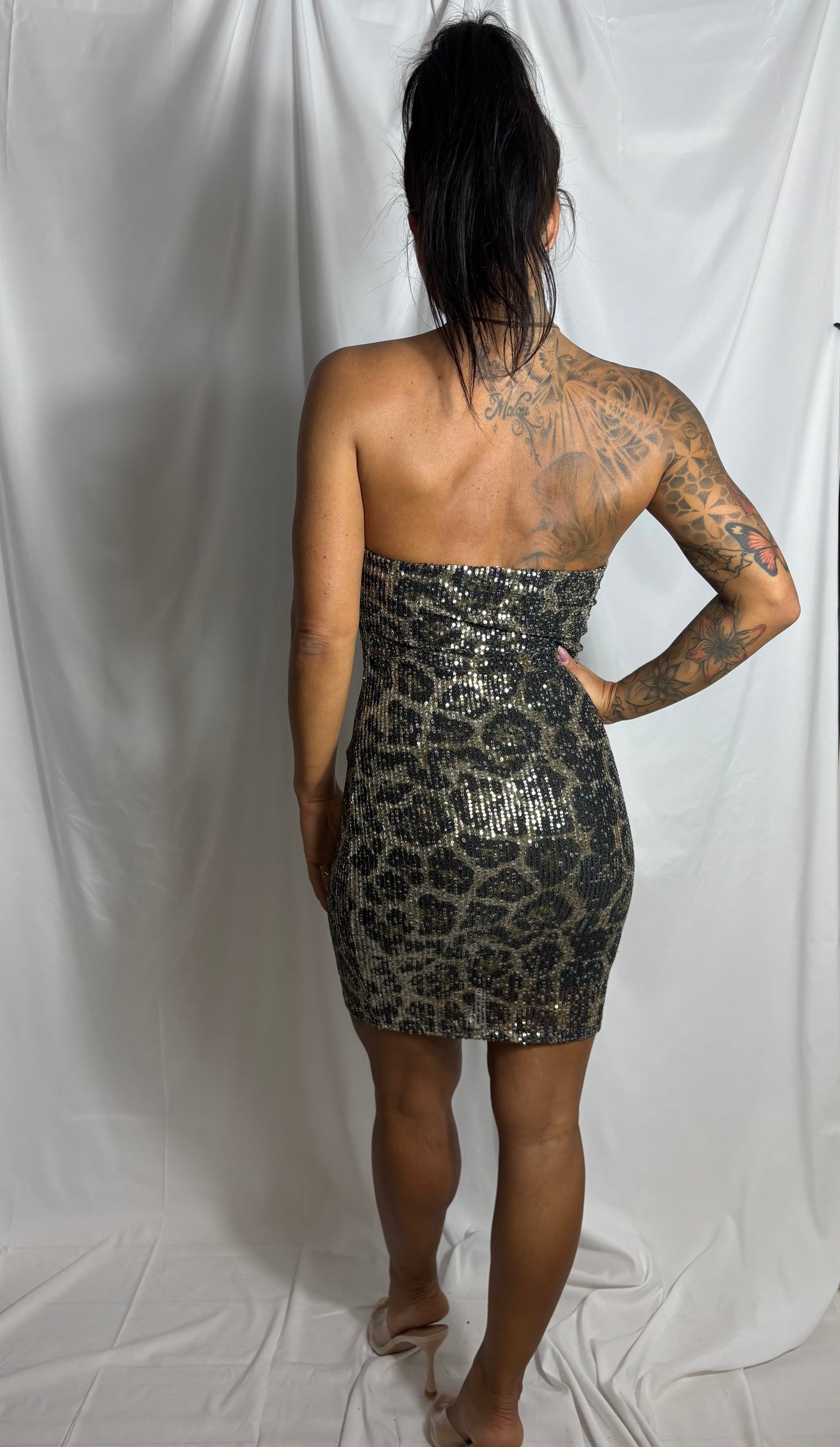 Stropløs leopard glitter kjole