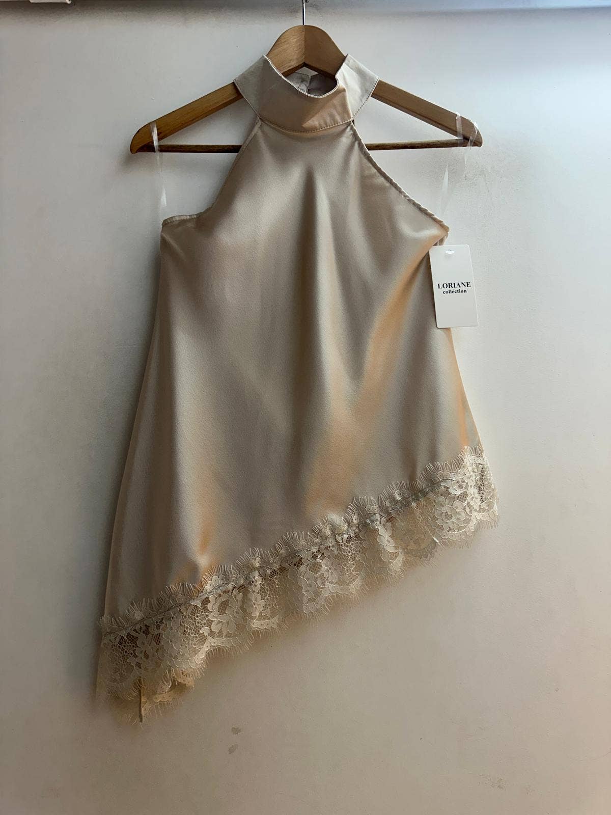 Satin top med blonder - Beige