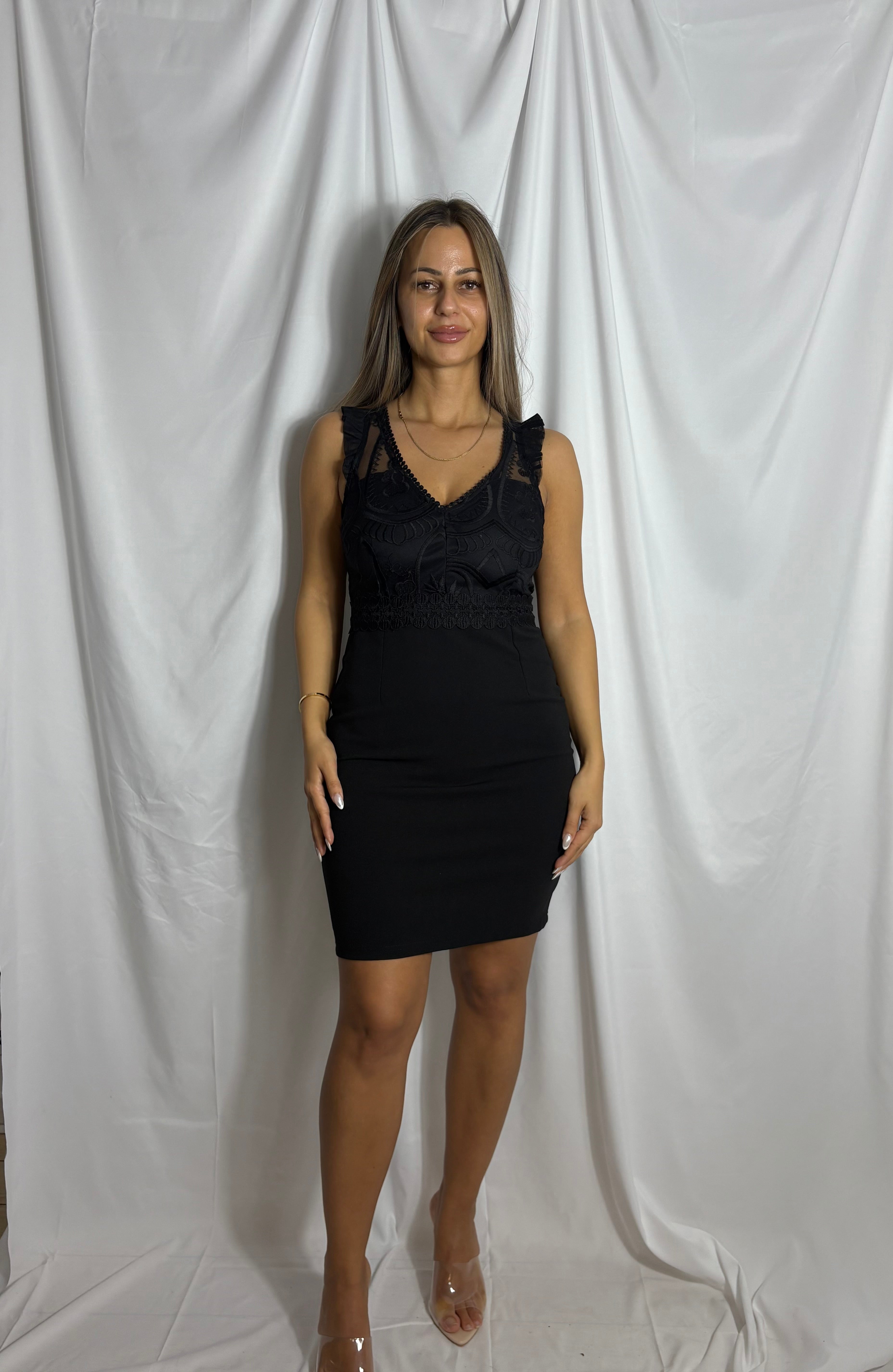 Lina broderet kjole