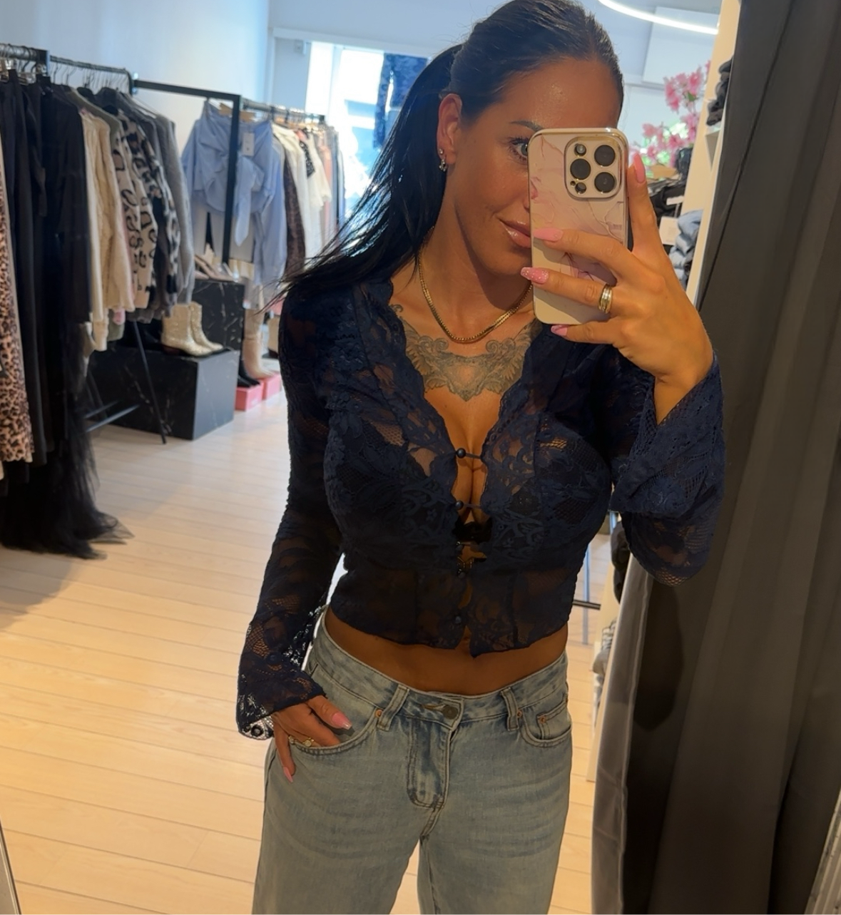 Bella blonde top