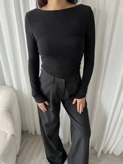 Thilde sort bluse med åben ryg