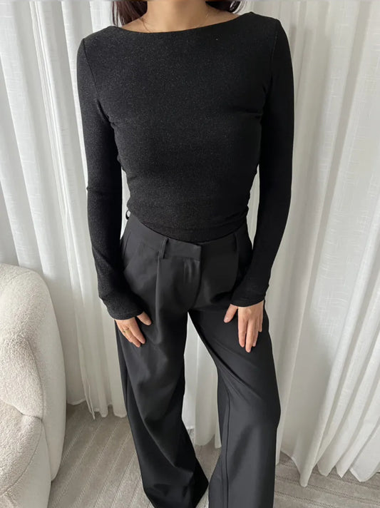 Thilde sort bluse med åben ryg