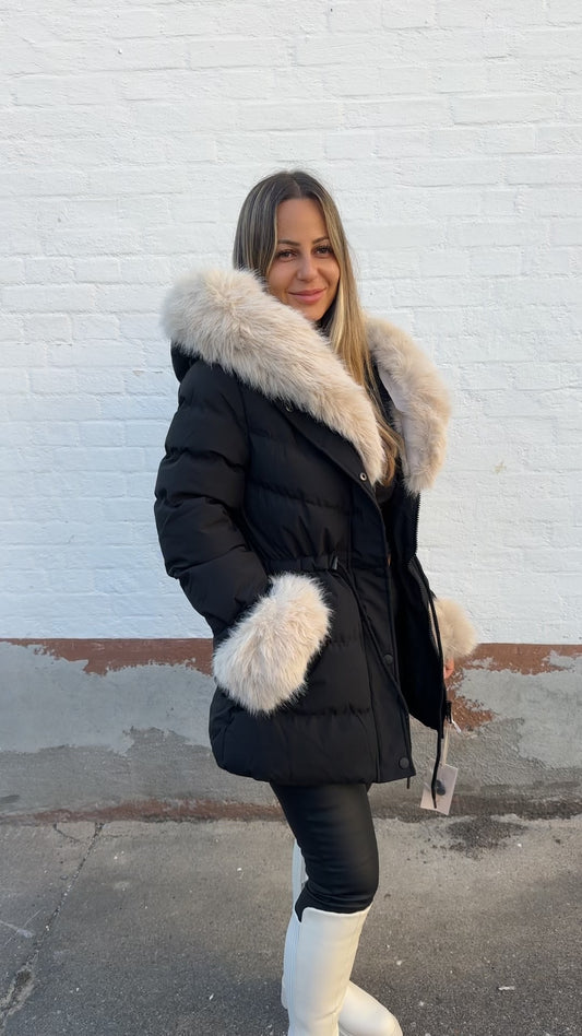 Latifa jakke med kunst pels