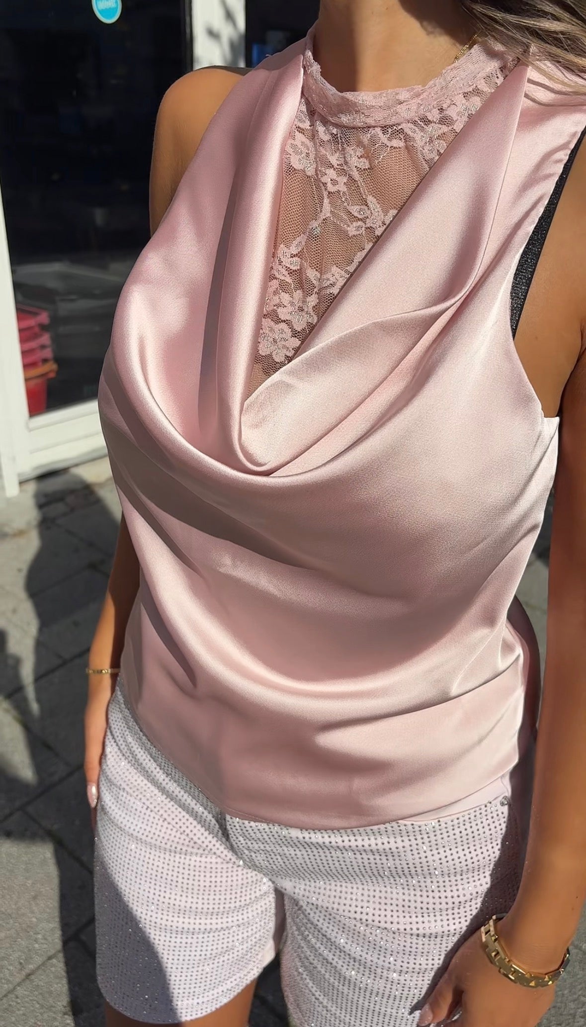 Satin top med blonder - Rose