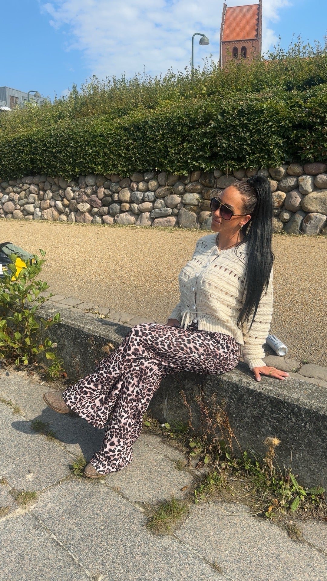 Strik Cardigan med hulmønster