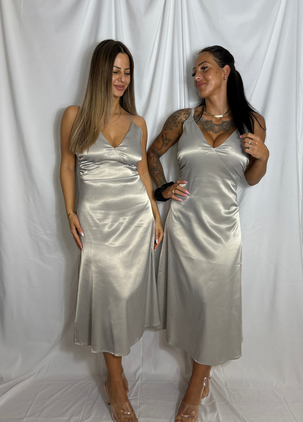 Satin kjole midi 