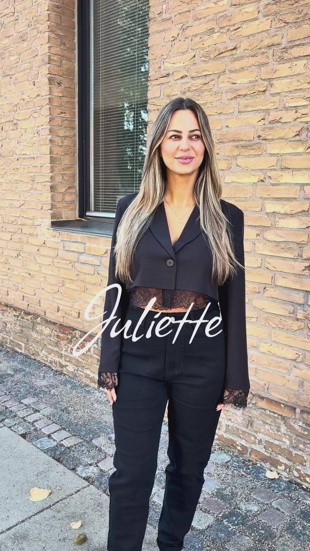 Indlæs video: Juliette blonde blazer - sort